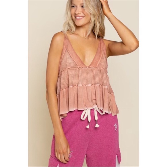 POL - Deep V Flowy Billowy Pleated Tank Top - Picture 2 of 11